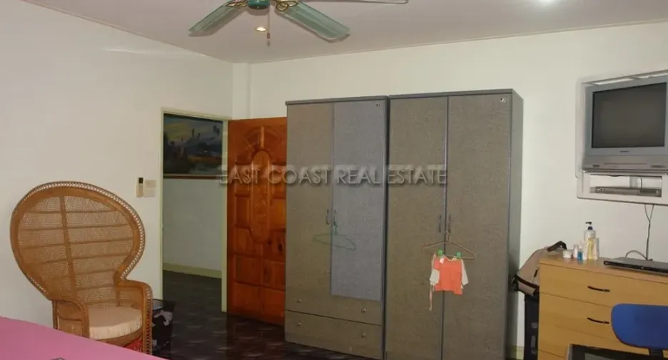 For rent and for sale 4 bedrooms house in Bang Lamung, Chonburi