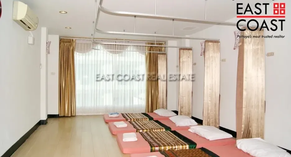 For rent そして for sale retail Space in Bang Lamung, Chonburi