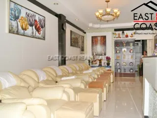 For rent そして for sale retail Space in Bang Lamung, Chonburi