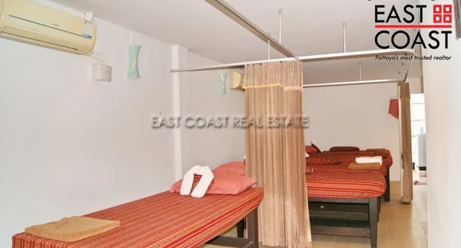 For rent そして for sale retail Space in Bang Lamung, Chonburi