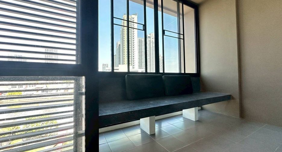 For rent 3 bedrooms townhouse in Khlong Toei, Bangkok