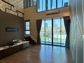 For rent 3 bedrooms townhouse in Khlong Toei, Bangkok