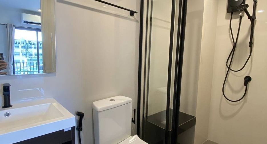 Condo en alquiler de 1 habitaciones en Huai Khwang, Bangkok
