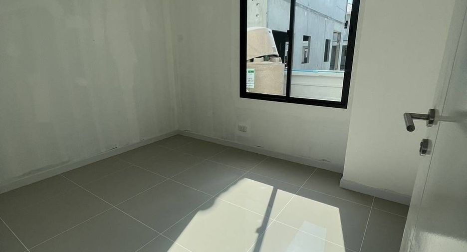 Casa en venta de 4 habitaciones en Mueang Samut Prakan, Samut Prakan