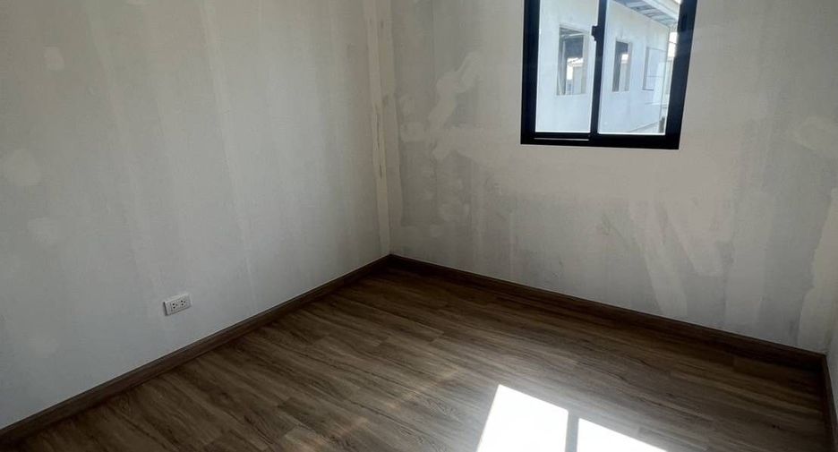 Casa en venta de 4 habitaciones en Mueang Samut Prakan, Samut Prakan