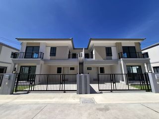 For sale 4 bedrooms house in Mueang Samut Prakan, Samut Prakan