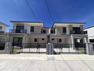 For sale 4 bedrooms house in Mueang Samut Prakan, Samut Prakan