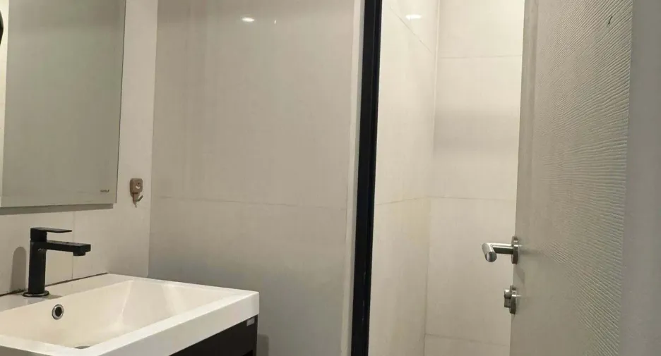Condo en alquiler de estudio en Huai Khwang, Bangkok