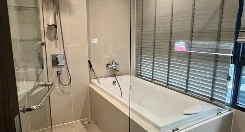 Condo en venta de 2 habitaciones en Bang Na, Bangkok