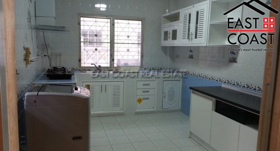 Haus zur Miete mit 4 Zimmer in Bang Lamung, Chonburi
