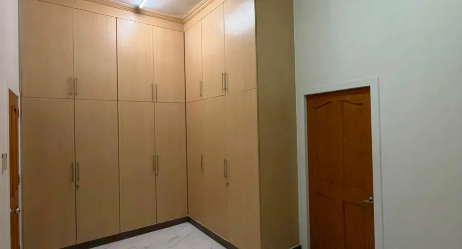 Villa en venta de 4 habitaciones en Bang Lamung, Chonburi