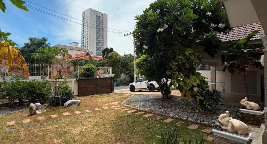 Villa en venta de 4 habitaciones en Bang Lamung, Chonburi