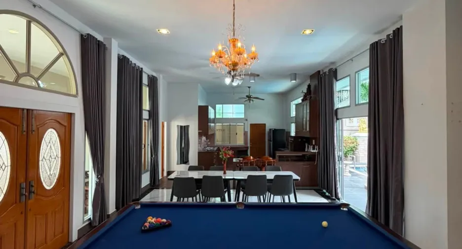Villa en venta de 4 habitaciones en Bang Lamung, Chonburi