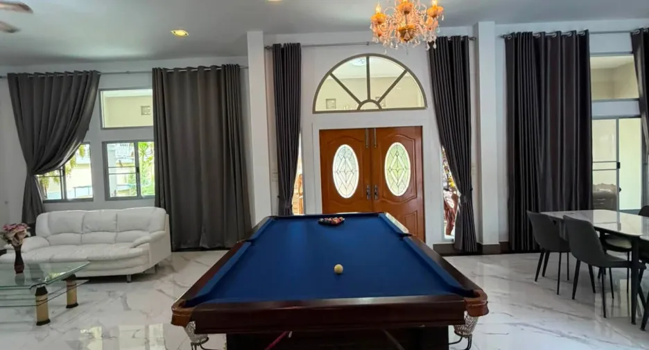 Villa en venta de 4 habitaciones en Bang Lamung, Chonburi