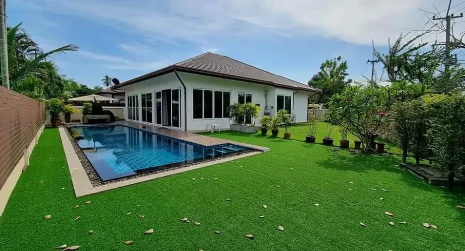 For rent 3 bedrooms villa in Huay Yai, Pattaya