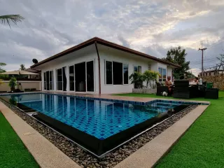 For rent 3 bedrooms villa in Bang Lamung, Chonburi