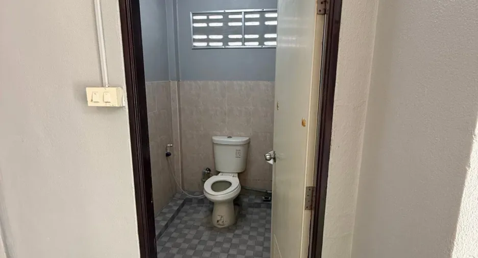 Haus zum Kauf mit 1 Zimmer in Huay Yai, Pattaya