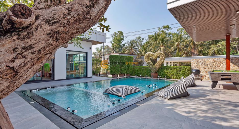 For rent 5 bedrooms house in Huay Yai, Pattaya