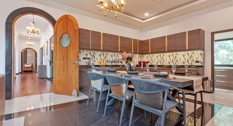 For rent 5 bedrooms house in Huay Yai, Pattaya