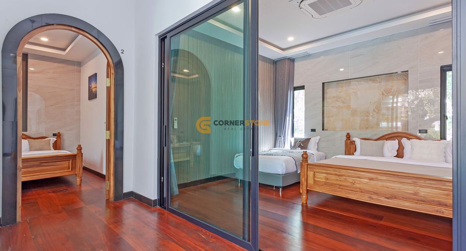For rent 5 bedrooms house in Huay Yai, Pattaya