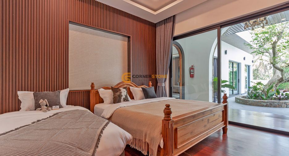 For rent 5 bedrooms house in Huay Yai, Pattaya