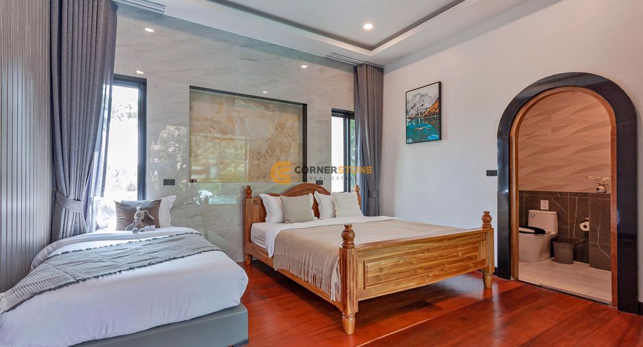 For rent 5 bedrooms house in Huay Yai, Pattaya