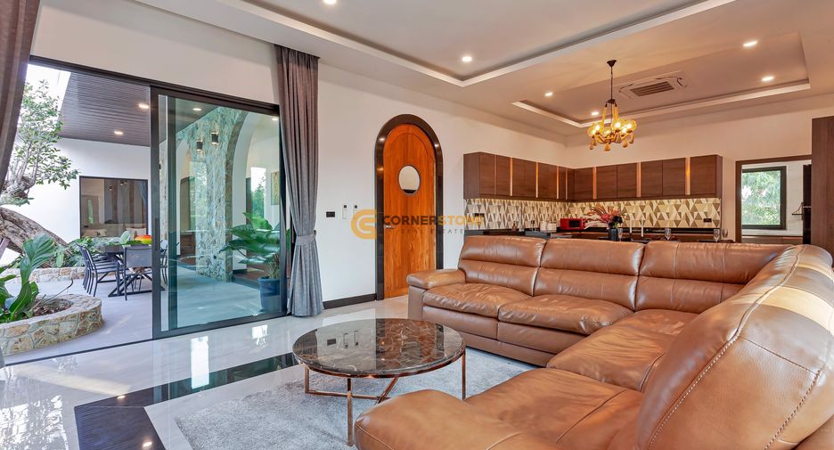 For rent 5 bedrooms house in Huay Yai, Pattaya