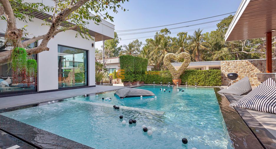For rent 5 bedrooms house in Huay Yai, Pattaya