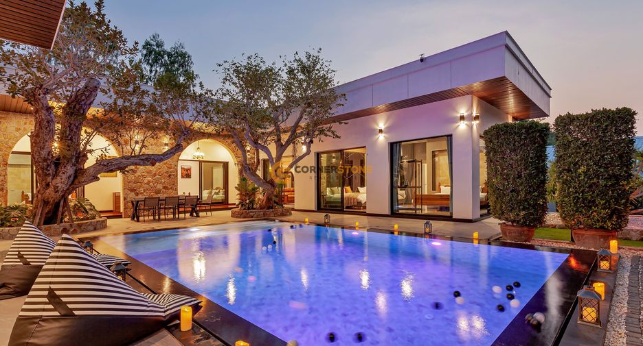 For rent 5 bedrooms house in Huay Yai, Pattaya