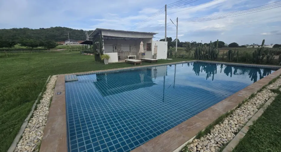 À vendre 10 chambres hôtel à Pran Buri, Prachuap Khiri Khan