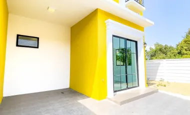 For sale 3 bedrooms townhouse in Krathum Baen, Samut Sakhon