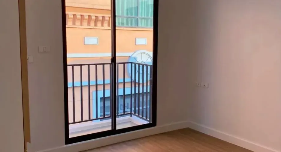 For sale 2 bedrooms condo in Khlong Toei, Bangkok