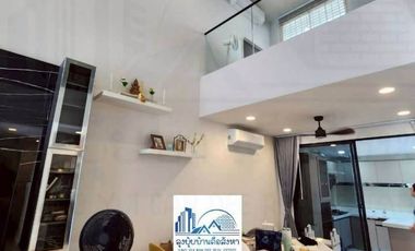 For rent and for sale 3 bedrooms townhouse in Yan Nawa, Bangkok