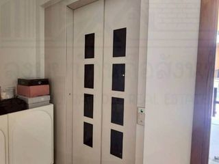 Casa adosada en alquiler y en venta de 3 habitaciones en Yan Nawa, Bangkok