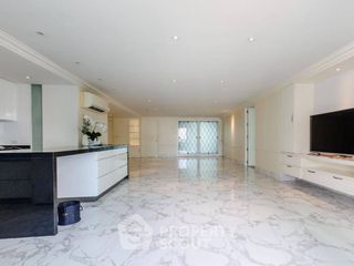 For sale 3 bedrooms condo in Khlong Toei, Bangkok