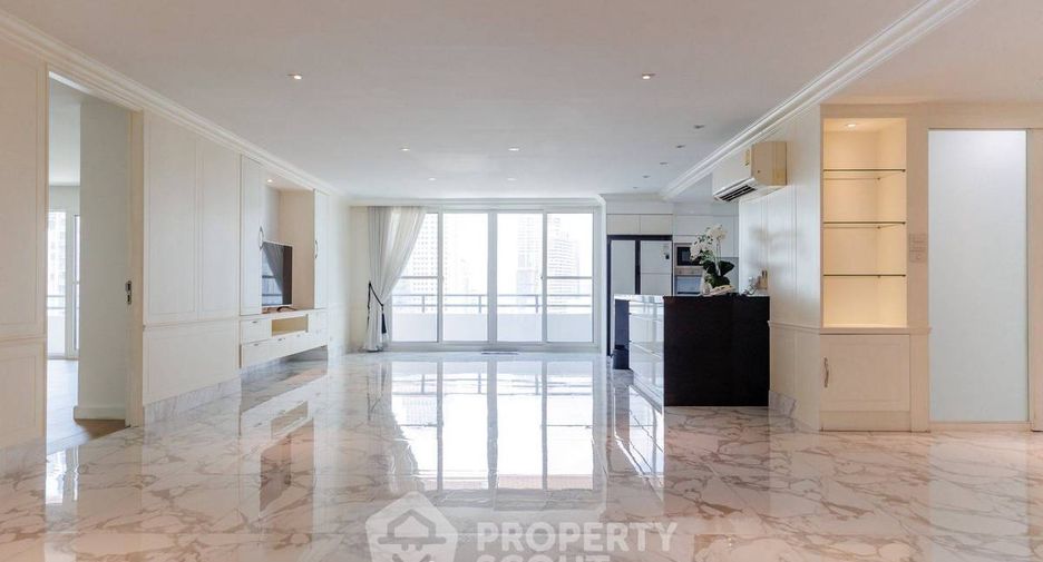 For sale 3 bedrooms condo in Khlong Toei, Bangkok