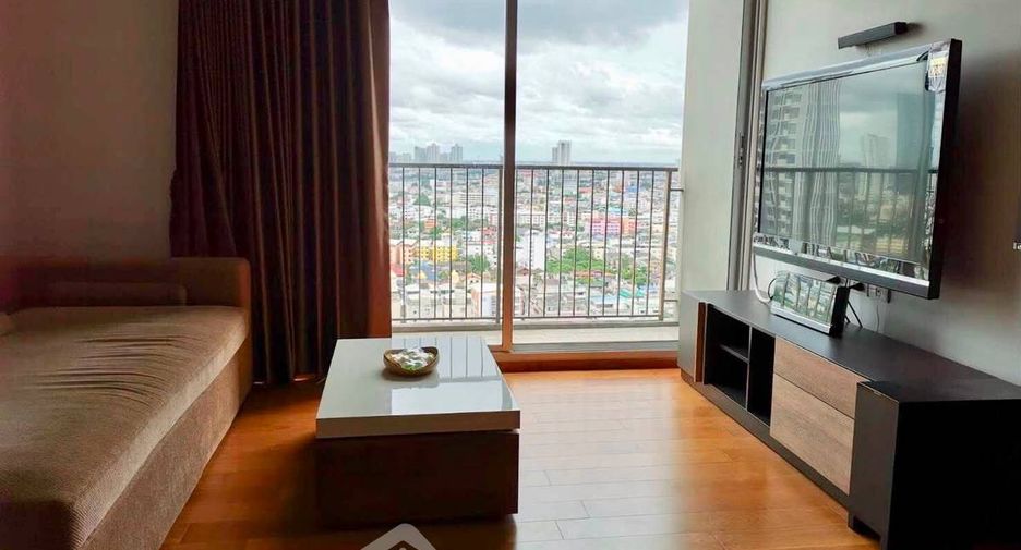 For rent 3 bedrooms condo in Khlong San, Bangkok