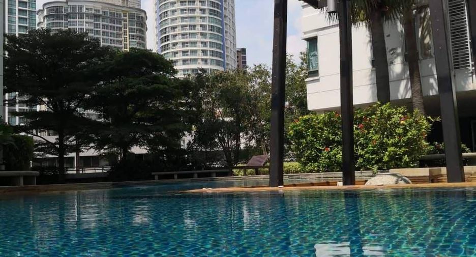 For rent 2 bedrooms condo in Khlong Toei, Bangkok