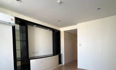 For rent 3 bedrooms condo in Bang Rak, Bangkok
