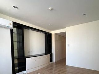 For rent 3 bedrooms condo in Bang Rak, Bangkok