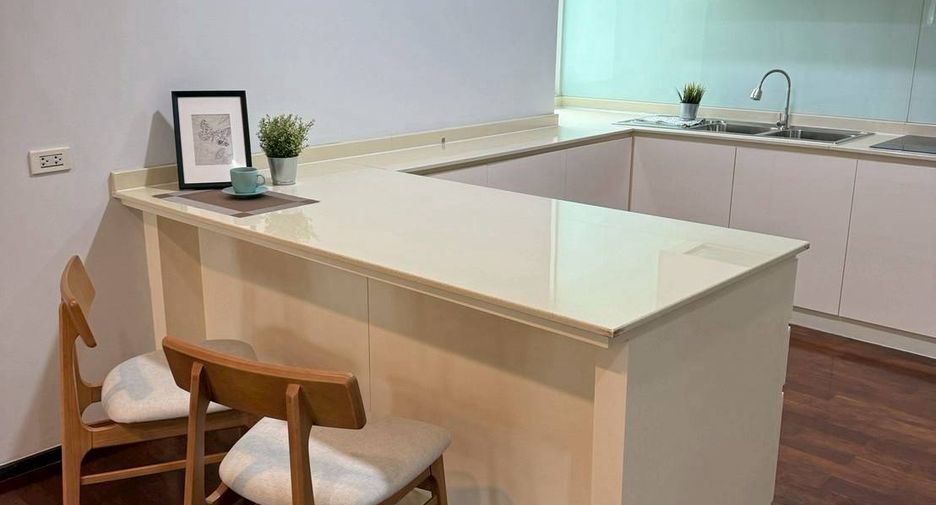 For rent 2 bedrooms condo in Watthana, Bangkok