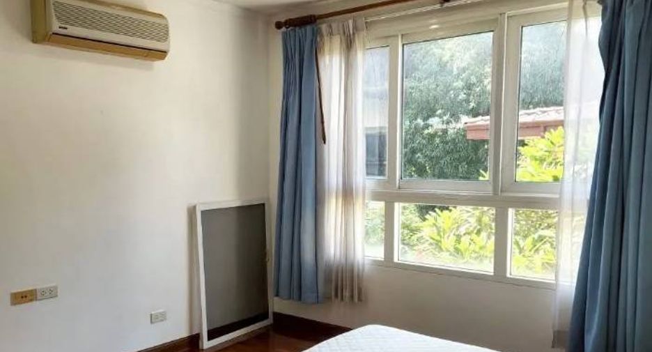 For sale 3 bedrooms condo in Watthana, Bangkok