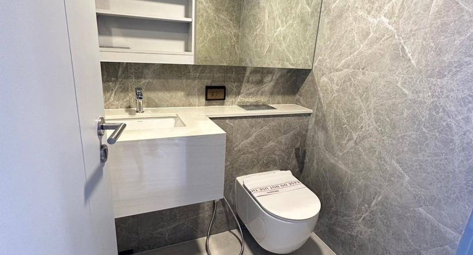For sale 1 bed condo in Huai Khwang, Bangkok