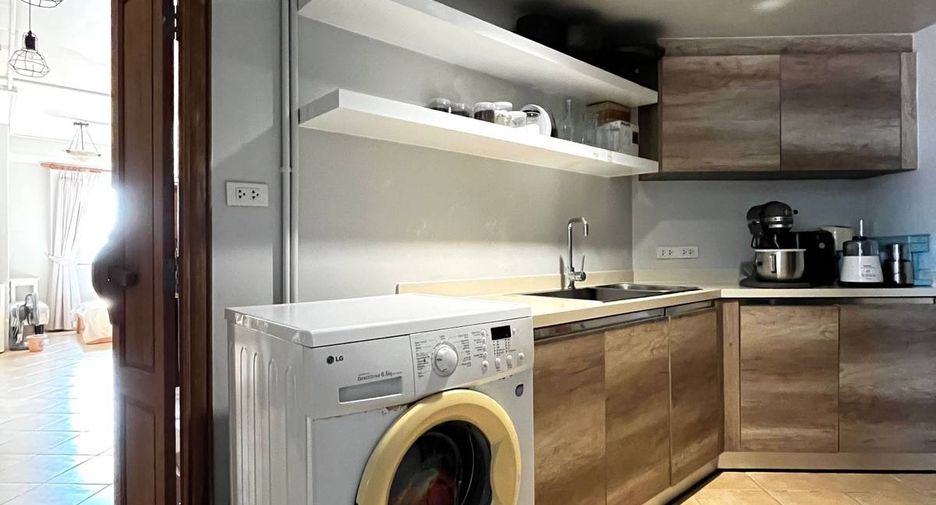 For sale 1 bed condo in Yan Nawa, Bangkok
