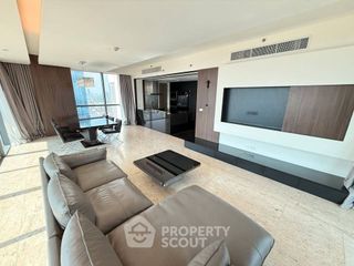 For sale 3 ベッドルーム condo in Yan Nawa, Bangkok