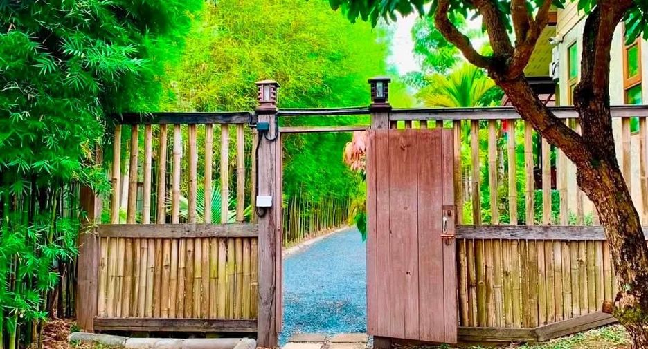 For rent 3 bedrooms house in Saraphi, Chiang Mai