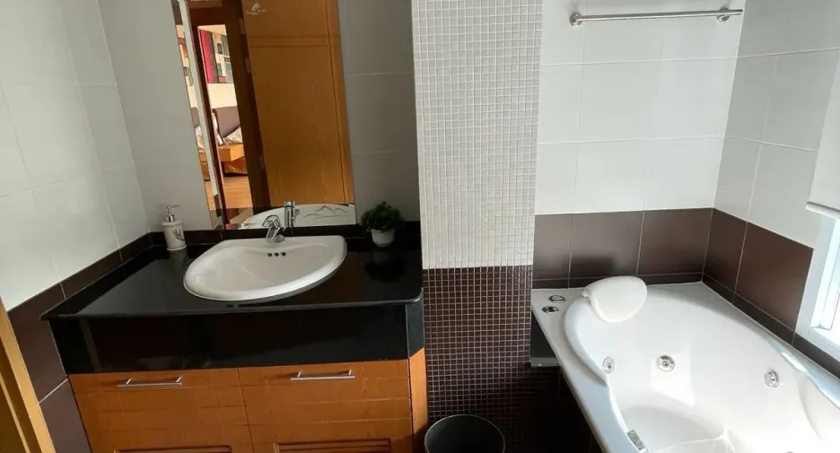 For sale 2 ベッドルーム condo in Mueang Chiang Mai, Chiang Mai