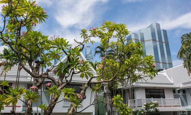 For rent 3 bedrooms villa in Sathon, Bangkok