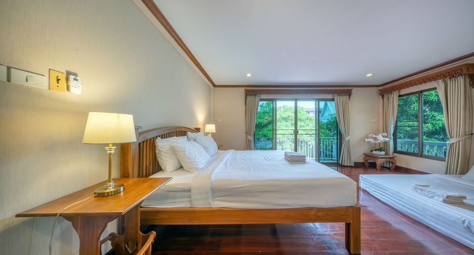 For rent 3 bedrooms villa in Sathon, Bangkok