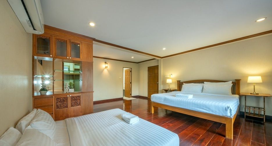 For rent 3 bedrooms villa in Sathon, Bangkok